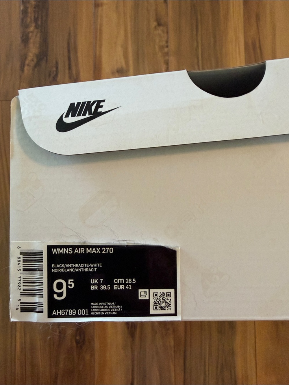 Nike Black and White Air Max 270 Athletic Sneakers women’s size 9.5 - Picture 4 of 4
